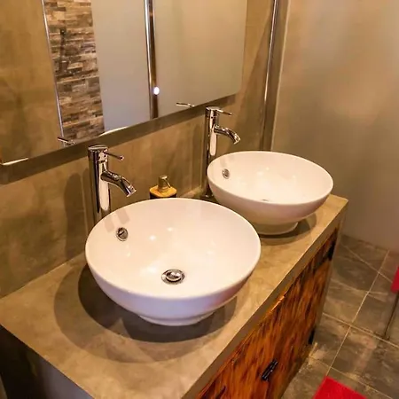 Casa Castor بيت للعطل *